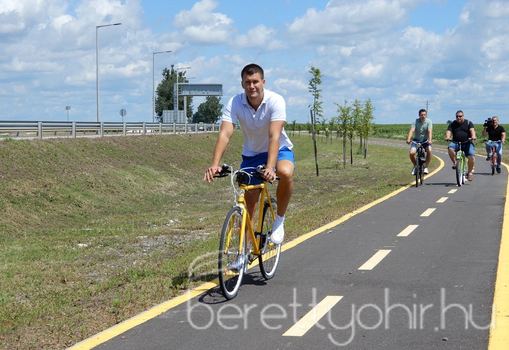 Átadták a Berettyóújfalu-Tépe kerékpárutat 26